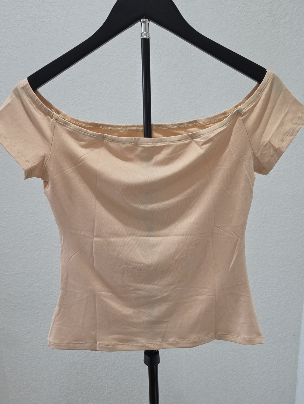Women’s Off-the-Shoulder Crop Top in Beige